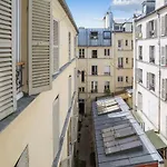 Charming Modern Flat In Paris - Welkeys